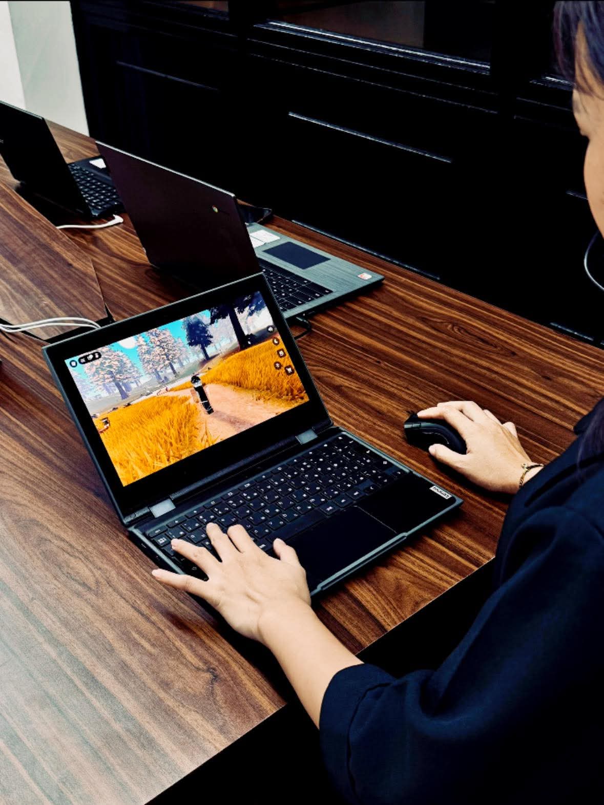 LENOVO CHROMEBOOK 300E 2ND GEN 4GB/32GB SD - T - Image 2